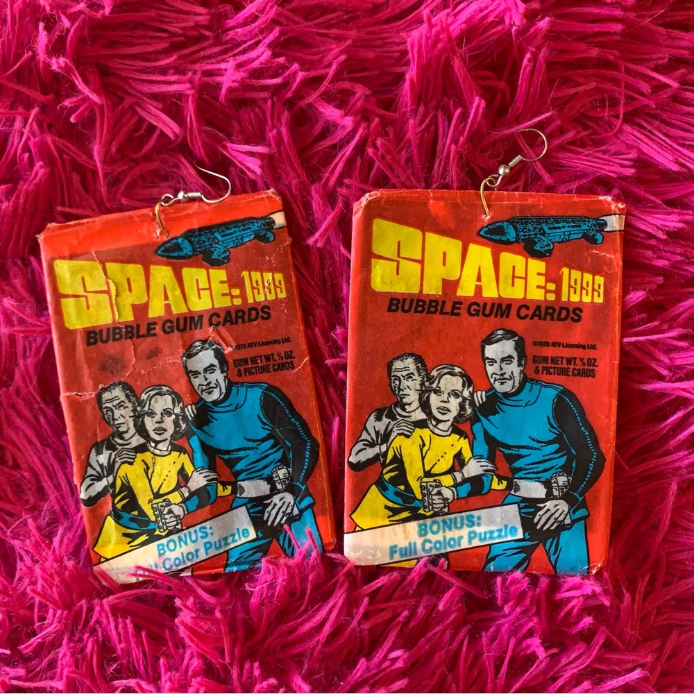 SOLD AT MARKET 🛸HANDMADE Space:1999 card earrings!